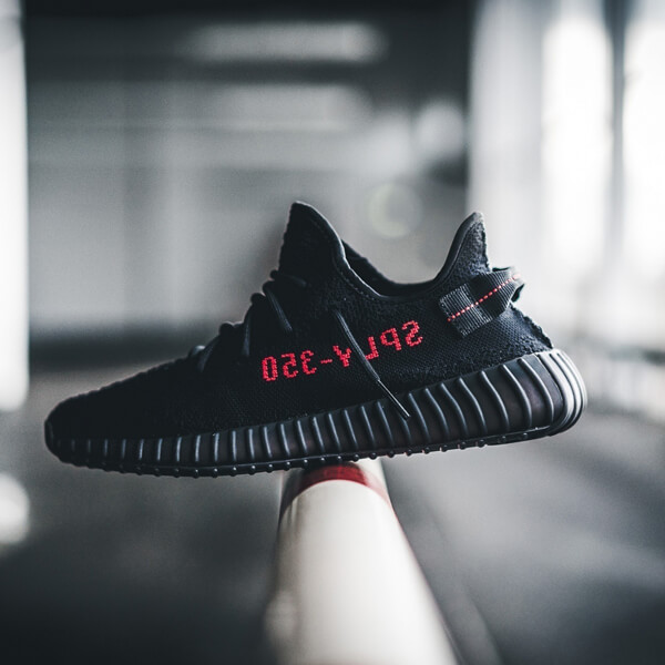 新色☆希少【アディダス】激レア Kanye West コラボ Yeezy Boost 350 V2 Bred コピー