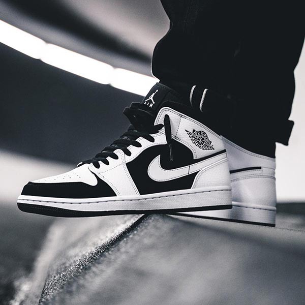 ナイキ Air Jordan 1 偽物 Mid "White Black"554724-113