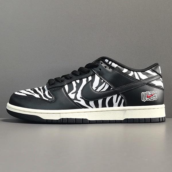 大特価★ナイキ×QUARTERSNACKS ダンク コピー SB DUNK LOW "ZEBRA CAKE DM3510-001