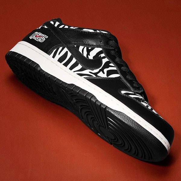 大特価★ナイキ×QUARTERSNACKS ダンク コピー SB DUNK LOW "ZEBRA CAKE DM3510-001