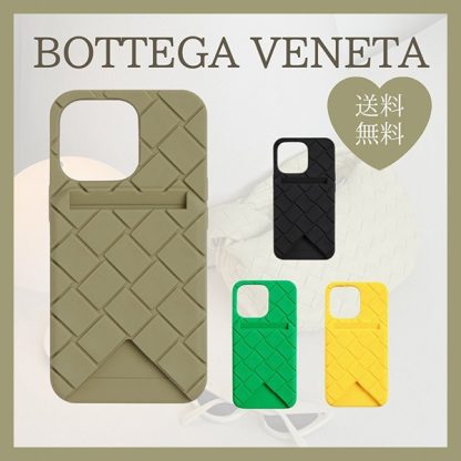 ボッテガ・ヴェネタ製のiPhone 13 Pro用カードホルダー付きケース 690657V0EY03708