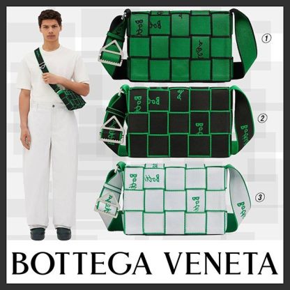 ボッテガ・ヴェネタの偽造品、ウェビングクロスショルダーバッグの新作が3色で発売されました。商品コードは680513V1VO13813です。