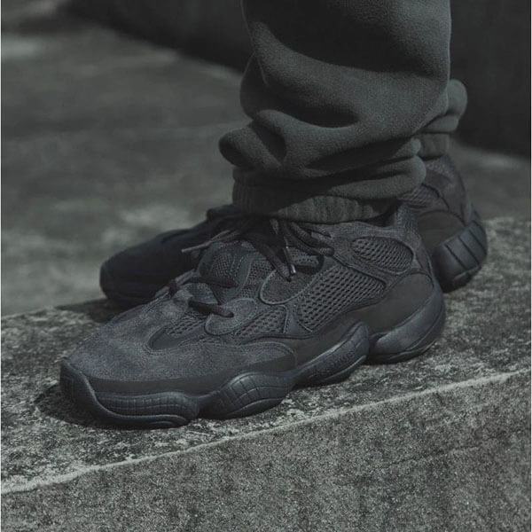 人気話題！【アディダスx Kanye West】 Yeezy 500 Utility Black F36640