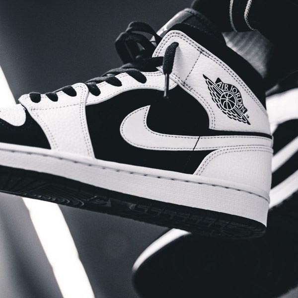 ナイキ Air Jordan 1 偽物 Mid "White Black"554724-113